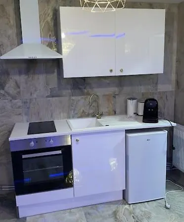 Golden - Jacuzzi * Ρουέν