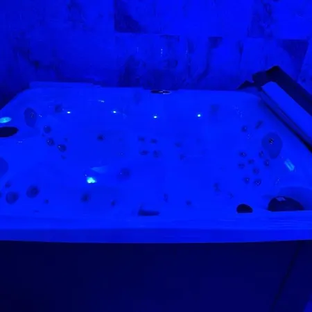 Golden - Jacuzzi Διαμέρισμα *